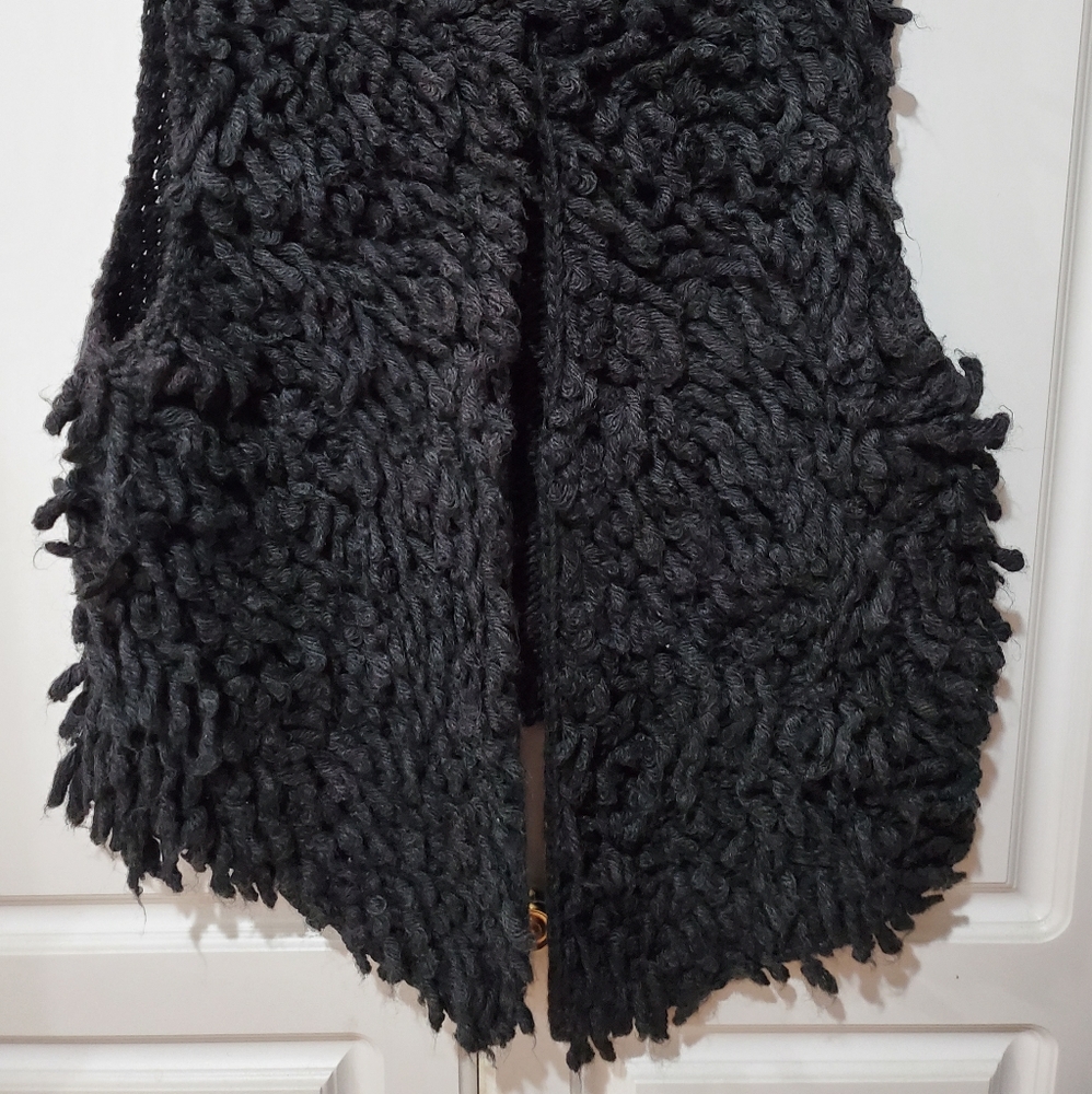 Vest - Picture 6 of 8